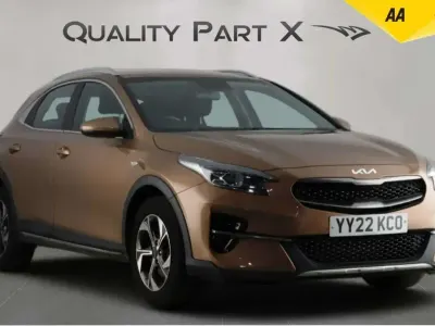 Usado Kia XCeed 118 HP (86 kW) 2022 Castanho SUV