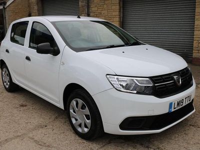 Begagnad Dacia Sandero Essentiel 90 HK (66 kW) 2019 Vit Halvkombi