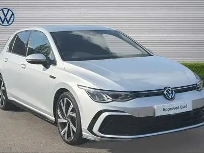 Second-hand VW Golf VIII 130 CP (95 kW) 2022
