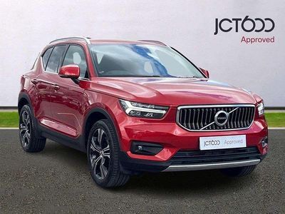 Used Volvo XC40 Inscription 259 HP (190 kW) 2022 Red SUV