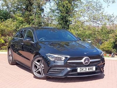 Second-hand Mercedes CLA180 AMG Line Premium Plus 134 CP (98 kW) 2021 Negru Berlinǎ