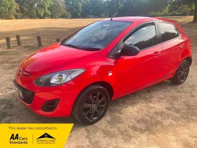 Used Mazda 2 Edition 73 HP (53 kW) 2014 Red Hatchback