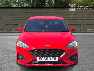 Used Ford Focus ST-Line 125 HP (91 kW) 2019 Red Hatchback