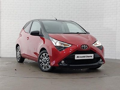 Begagnad Toyota Aygo X-clusiv 72 HK (52 kW) 2020 Röd Halvkombi