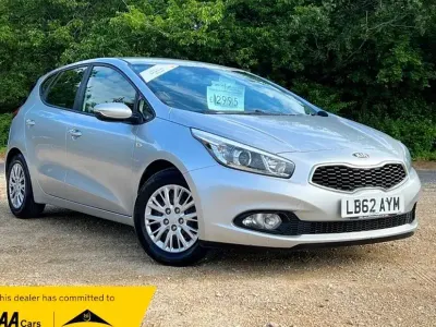 Używany Kia Ceed 2012 Srebrny Hatchback