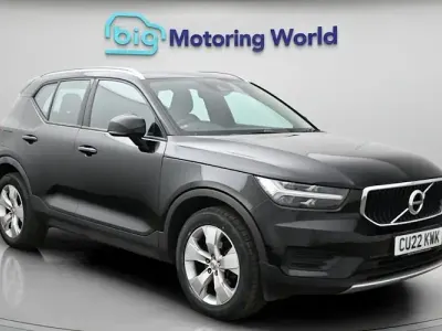 Usado Volvo XC40 Momentum 163 HP (119 kW) 2021 Preto SUV