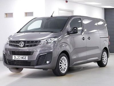 Second-hand Vauxhall Vivaro Edition 120 CP (88 kW) 2023 Gri Monovolum