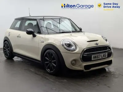 Używany Mini Cooper S Hatch 192 KM (141 kW) 2017 Biały Hatchback