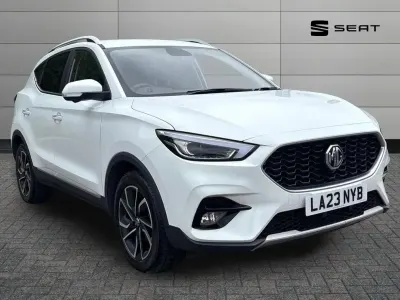 Używany MG ZS Exclusive 106 KM (77 kW) 2023 Biały SUV
