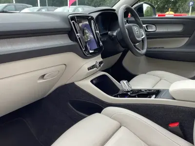 Used Volvo XC40 Ultra 194 HP (142 kW) 2025 Silver SUV