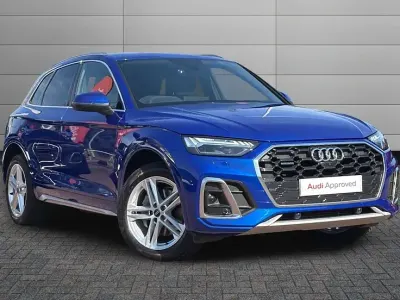 Used Audi Q5 S-Line 261 HP (191 kW) 2023 Ultra blue SUV