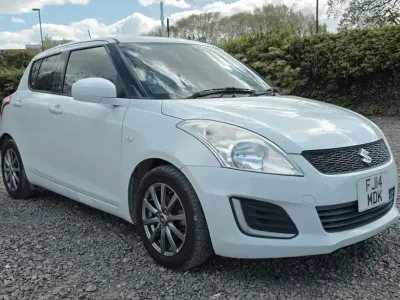 Usado Suzuki Swift 94 HP (69 kW) 2015 Prateado Citadino