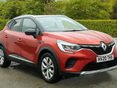 Używany Renault Captur Iconic 95 KM (69 kW) 2020 Czerwony SUV