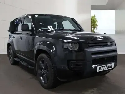 Usado Land Rover Defender HSE Dynamic 404 HP (297 kW) 2024 Preto SUV