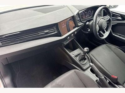Używany Audi A1 Design 95 KM (69 kW) 2020 Biały SUV