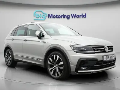 Second-hand VW Tiguan R-line 150 CP (110 kW) 2019 Argintiu SUV