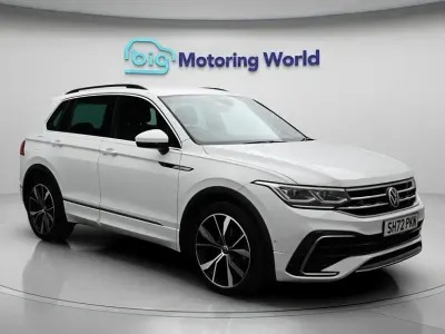 Second-hand VW Tiguan R-line 150 CP (110 kW) 2023 Alb SUV