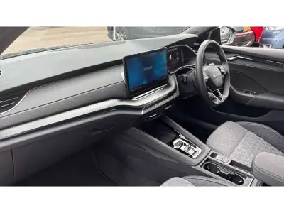 Używany Skoda Octavia SportLine 150 KM (110 kW) 2025 Czarny Kombi