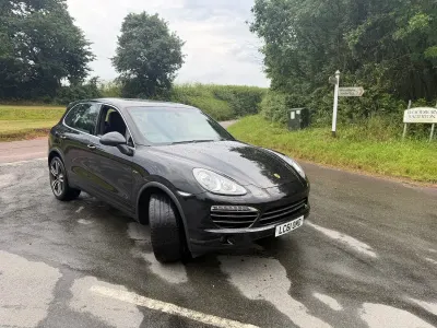 Used Porsche Cayenne Diesel 241 HP (177 kW) 2011 Black SUV