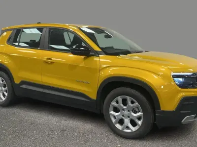 Begagnad Jeep Avenger Altitude 114 kW (156 HK) 2024 Gul SUV