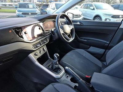 Begagnad VW Polo Life 80 HK (58 kW) 2023 Vit Halvkombi