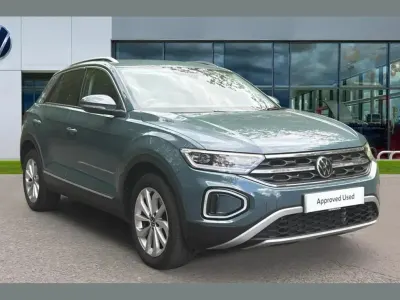Used VW T-Roc Style 150 HP (110 kW) 2025 Petrol blue metallic SUV