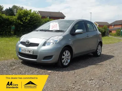 Used Toyota Yaris 101 HP (74 kW) 2009 Silver Hatchback