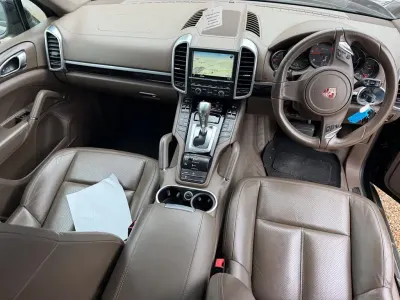 Used Porsche Cayenne Platinum Edition 245 HP (180 kW) 2014 Black SUV