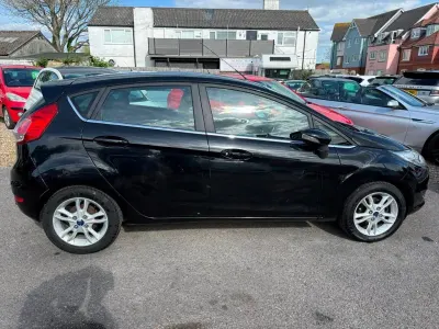 Używany Ford Fiesta Zetec 2009 Czarny Hatchback