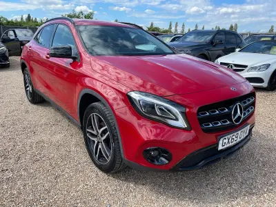 Used Mercedes GLA180 Urban 122 HP (89 kW) 2019 Red SUV