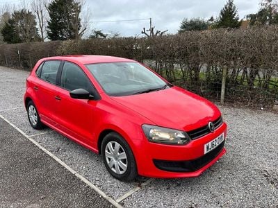 Begagnad VW Polo S 2012 Röd Halvkombi