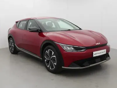 Usado Kia EV6 Air 166 kW (226 HP) 2023 Vermelho SUV