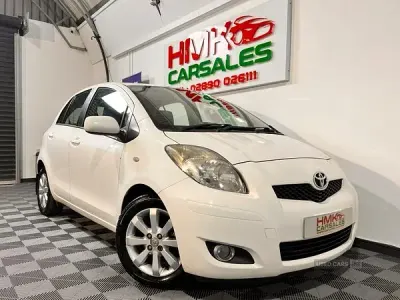 Used Toyota Yaris 2011 White Hatchback