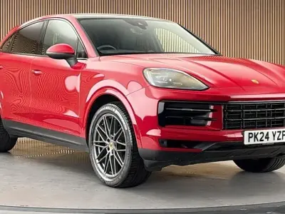 Used Porsche Cayenne 354 HP (260 kW) 2024 Red SUV