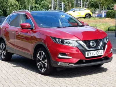 Used Nissan Qashqai N-Connecta 138 HP (101 kW) 2020 Red SUV