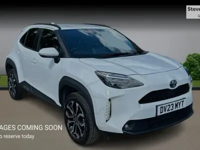 Used Toyota Yaris Hybrid Design 2023 White Hatchback