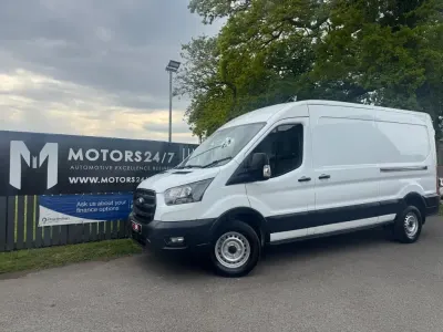 Usado Ford Transit 130 HP (95 kW) 2021 Branco Van