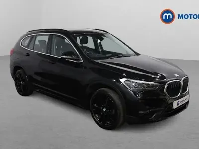 Begagnad BMW X1 Sport Line 136 HK (100 kW) 2022 Svart SUV