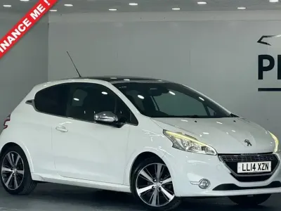 Used Peugeot 208 120 HP (88 kW) 2014 White Hatchback