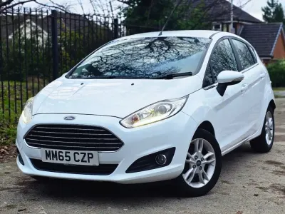 Used Ford Fiesta Zetec 82 HP (60 kW) 2015 White Hatchback