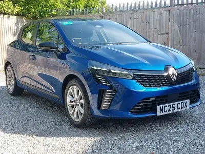Used Renault Clio Evolution 90 HP (66 kW) 2025 Blue Hatchback