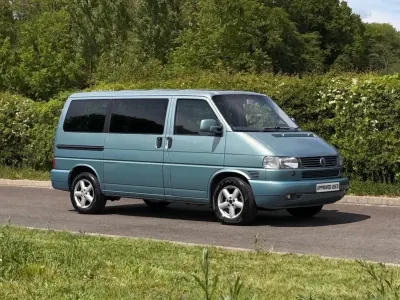 Used VW Caravelle 140 HP (102 kW) 2002 Green