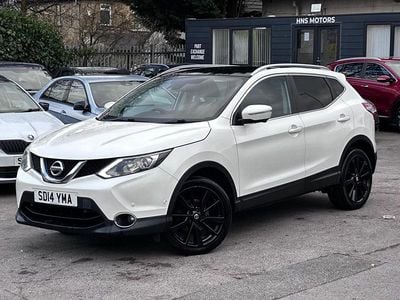 Used Nissan Qashqai Tekna 2014 White SUV