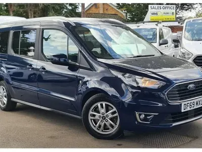 Usado Ford Grand Tourneo Connect Titanium 120 HP (88 kW) 2020 Azul Monovolume