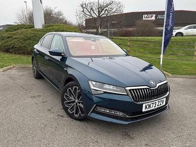 Used Skoda Superb LAURIN & KLEMENT 187 HP (137 kW) 2023 Petrol blue metallic Hatchback