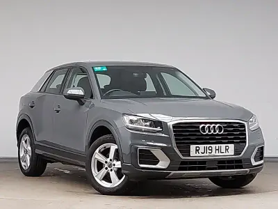 Usado Audi Q2 Sport 116 CV (85 kW) 2019 Gris SUV