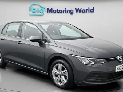 Usado VW Golf VIII Life 150 CV (110 kW) 2023 Gris Utilitario