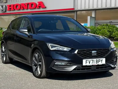 Begagnad Seat Leon FR Sport 2022 Blå Halvkombi