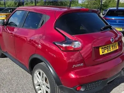 Used Nissan Juke N-Connecta 2017 Magnetic red SUV