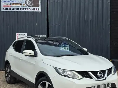 Used Nissan Qashqai N-Vision 110 HP (80 kW) 2017 White SUV